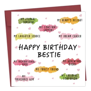 Dettaglio del biglietto Happy Birthday Bestie con macchie d'acquerello e busta rossa