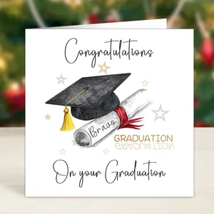 Dettaglio del biglietto d'auguri quadrato per laurea con tocco e sfondo sfocato