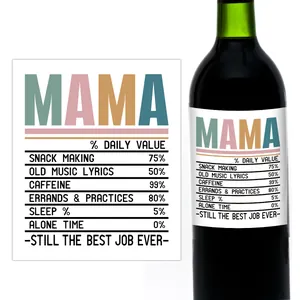 Detalle de etiqueta de vino Mama con datos nutricionales divertidos y cita amena