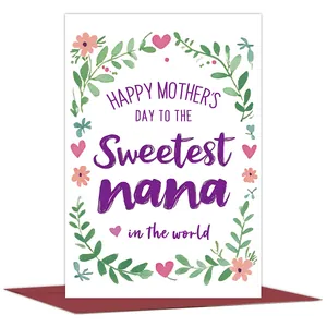 Detail van Moederdagkaart voor Nana met bloemenontwerp en een rode envelop