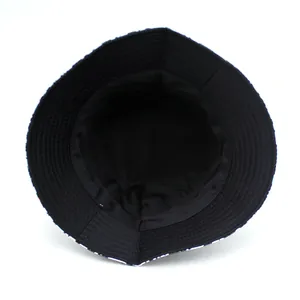 Cappello a secchiello nero reversibile con stampa fantasma per Halloween e sole