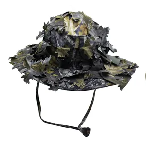 Détail du chapeau tactique camouflage 3D avec mentonnière réglable pour la chasse