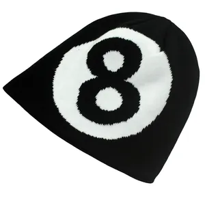 Bonnet en maille noire avec motif jacquard boule de billard numéro 8 pour l'hiver