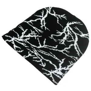 Bonnet en tricot noir avec motif jacquard éclair blanc pour l'hiver au chaud