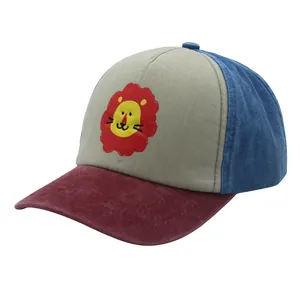 Kids color-block cotton baseball cap with cartoon lion print and vintage style design