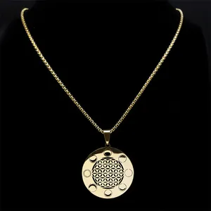 Collier Fleur de Vie doré avec phases de lune et pendentif géométrie sacrée chic