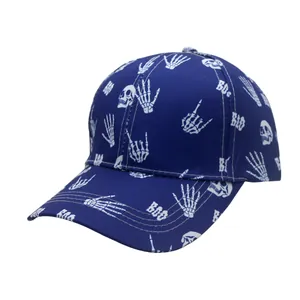 Casquette de baseball bleu foncé avec motifs crânes blancs et imprimés BOO