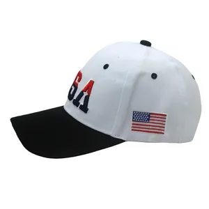 Detailansicht der 3D USA Stickerei und US-Flaggen-Patch auf der zweifarbigen Kappe