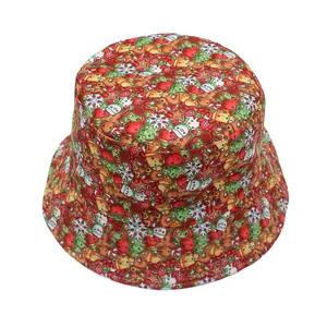 Detailansicht des Weihnachtshutes mit Santa Claus, Schneemann und Rentier Motiven