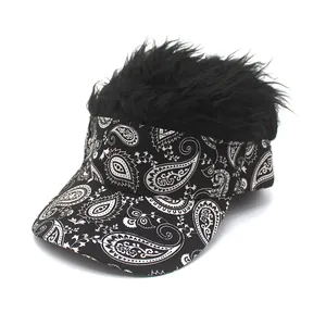 Casquette de baseball à motif paisley avec perruque noire pour fêtes et costumes