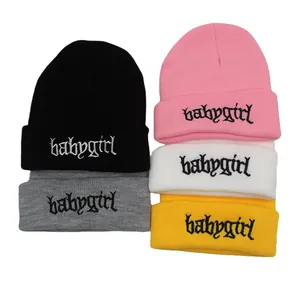 Damen Babygirl Buchstaben Stickerei Strickmütze Gotische Schrift Winter Warm Acryl Beanie Lässige Streetwear