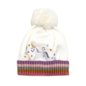 Bonnet tricoté enfant avec broderie licorne, doublure polaire et pompon blanc duveteux