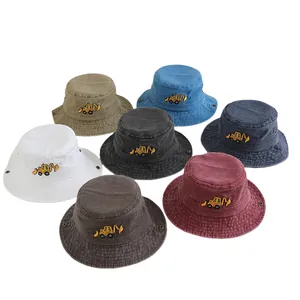 Série de bobs pour enfants en coton délavé avec broderie de pelleteuse en sept coloris