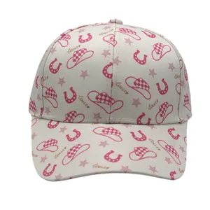 Détails de l'imprimé western rose avec fers à cheval et étoiles sur la casquette enfant