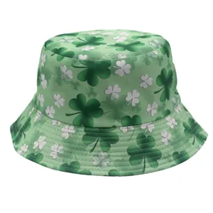 Wendbarer Fischerhut mit grünem Kleeblatt-Muster für den St. Patrick's Day im Freien