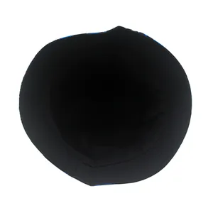 Vista interna di un cappello a secchiello nero per bambini con cuciture rinforzate