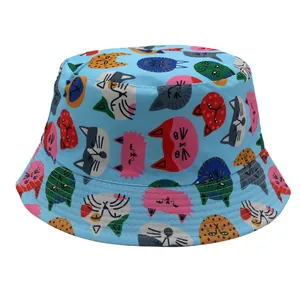 Chapeau bob enfant bleu clair avec motifs de chats colorés, chapeau de soleil réversible
