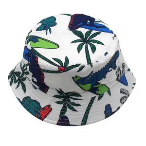 Dettaglio cappello alla pescatora bianco per bambini con stampe di dinosauri e palme a colori