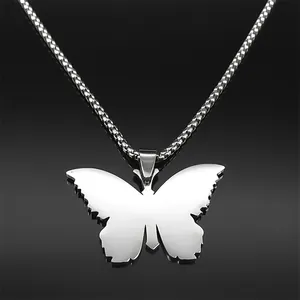Collana con ciondolo a farfalla in acciaio inossidabile argento con finitura lucida