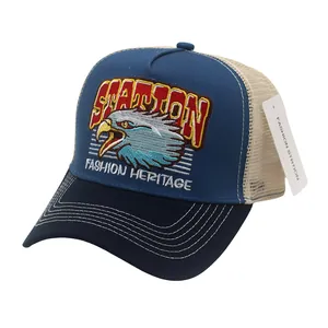 Casquette trucker rétro avec broderie aigle, visière bleu marine et filet beige aéré