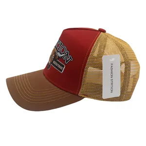 Details der Vintage-Stier-Stickerei und Mesh-Struktur auf der Retro-Trucker-Cap