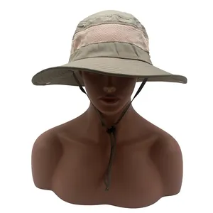 Détail d'un chapeau de soleil extérieur avec maille respirante et cordon réglable