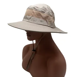 Détail du chapeau de soleil kaki avec filet respirant 360 degrés et cordon coupe-vent