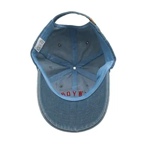 Détail interne de la casquette de baseball en jean délavé avec structure à 6 panneaux et coton