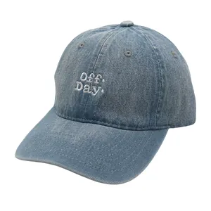 Casquette de baseball en jean délavé bleu clair avec broderie Off Day sur fond blanc
