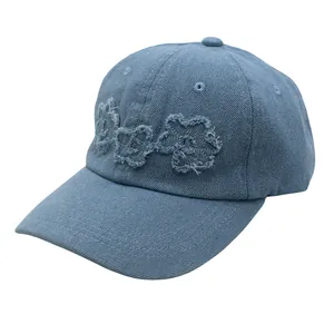 Casquette de baseball en jean délavé bleu clair vintage avec broderie florale et patchwork