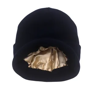 Gorro de punto azul marino con forro de satén champán para proteger el cabello y abrigar