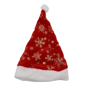 Gorro de Papá Noel de felpa roja con copos de nieve dorados y ribete de pelo blanco