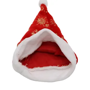 Gorro de Papá Noel de felpa roja con copos de nieve dorados y pompón blanco suave