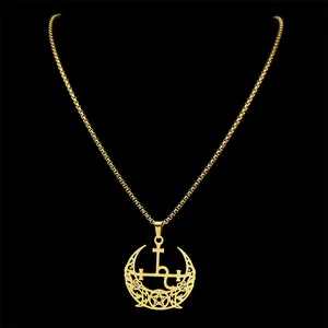 Collier en titane doré avec croissant de lune et croix pentagramme sur fond noir