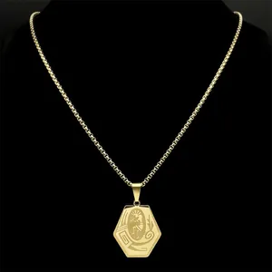 Goldene sechseckige Anubis Ägypten Halskette mit Box-Kette für Herren auf schwarzem Display