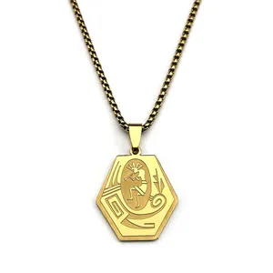 Goldene Edelstahl-Halskette mit sechseckigem Anubis-Anhänger an einer Box-Kette