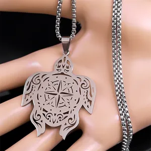 Zilveren schildpad kompas hanger ketting met holle details aan een stevige box-ketting