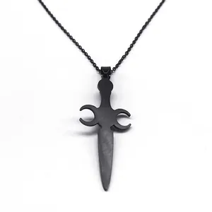 Collar de daga gótica de acero inoxidable negro cepillado con colgante de espada plata