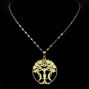 Collar Árbol de la Vida dorado con símbolos de diosa y luna sobre fondo negro