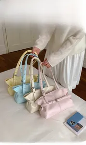 Détails de sacs fourre-tout colorés en cuir ciré plissé avec boucles en métal réglables