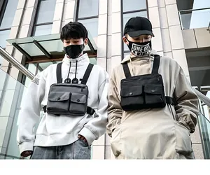 Sac de poitrine tactique avec poches multiples et sangles réglables de style urbain
