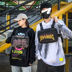 Borsa Tattica da Petto Streetwear Stampa Fiamma Lettere Mimetica a Scacchi Borsa Gilet Hip Hop per Uomo Donna Tessuto Oxford