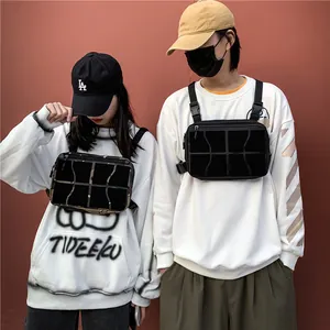 Sac gilet tactique streetwear en tissu oxford noir et camouflage au design graphique