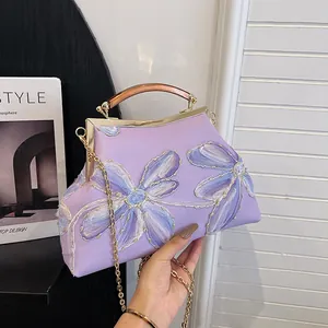 Vintage Flower Embroidery Handbag For Women Elegant PU Fabric Retro Crossbody Bag With Wood Handle Metal Chain Kiss Lock Shoulder Purse