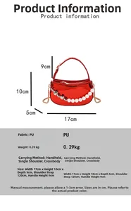 Tabella delle taglie dettagliata per mini borsa in pelle rossa con catena di perle e cuore