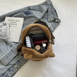 Sac bandoulière Capybara en peluche marron avec sangle réglable et grande capacité
