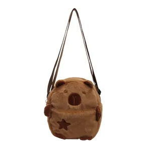 Sac bandoulière Capybara en peluche marron avec sangle réglable et broderie étoile