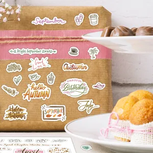 Autocollants de planificateur mensuel créatifs sur emballage cadeau en papier kraft