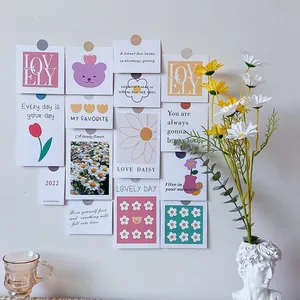Artistic daisy card set for aesthetic bedroom wall decoration with floral motifs