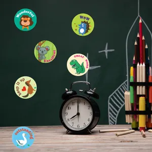 Autocollants de récompense animaux mignons avec mots motivants pour enfants sur bureau scolaire